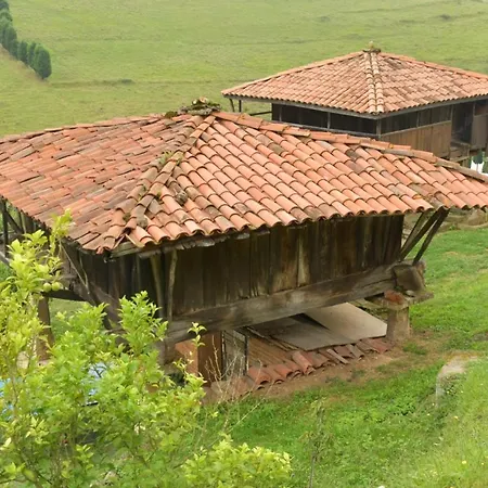 Alvares De Corvera El Ponton