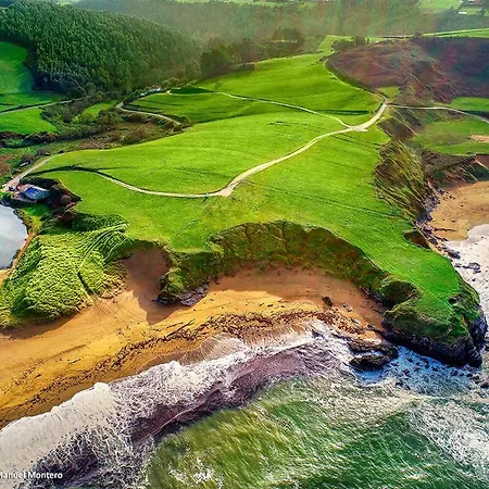 Alvares De Corvera منزل للإقامة *