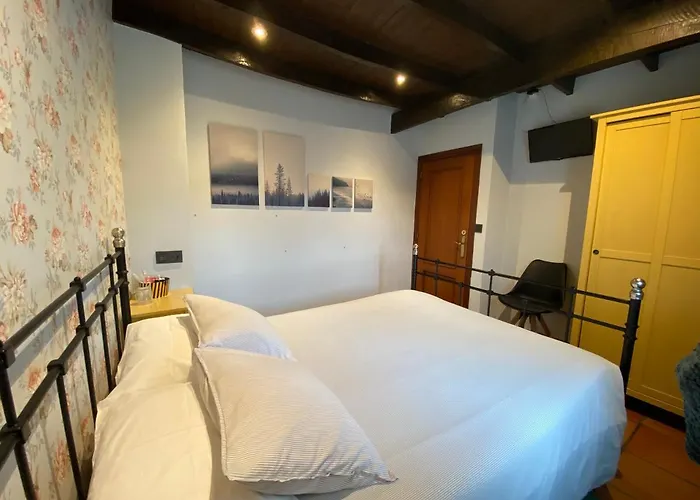 Alvares De Corvera Habitación en casa particular *