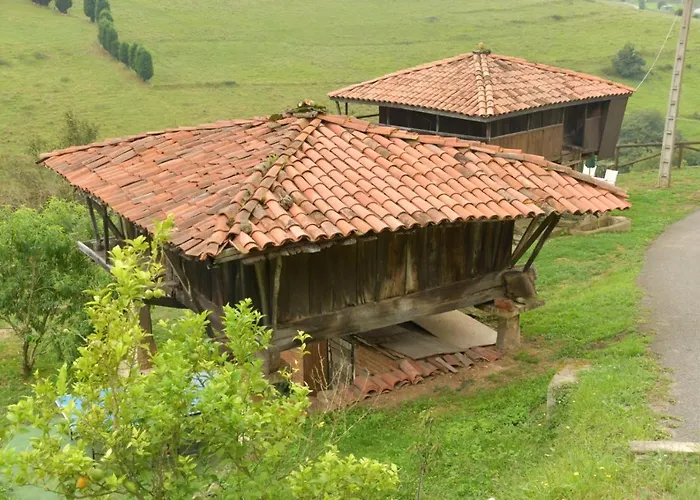 Alvares De Corvera El Ponton